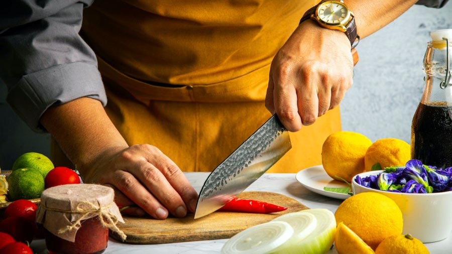 what is a santoku knife used for