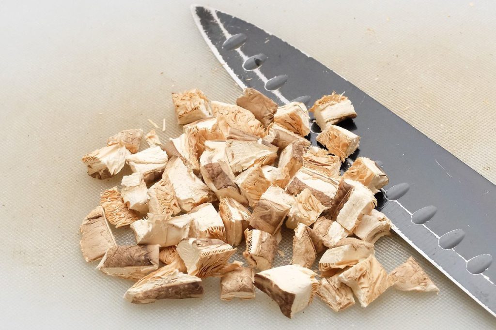 How to cut mushrooms